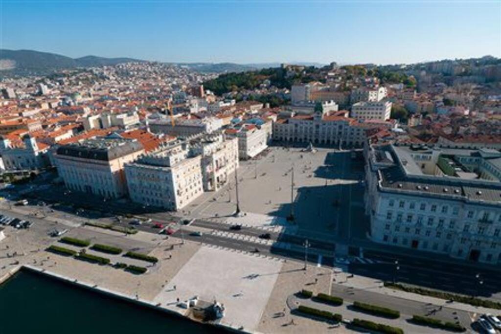 Appartamento In Centro Storico Trieste Exterior photo
